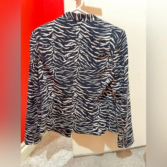 Rebecca Taylor Zebra Print Women's short blazer. Size 8. - Picture 3 of 5